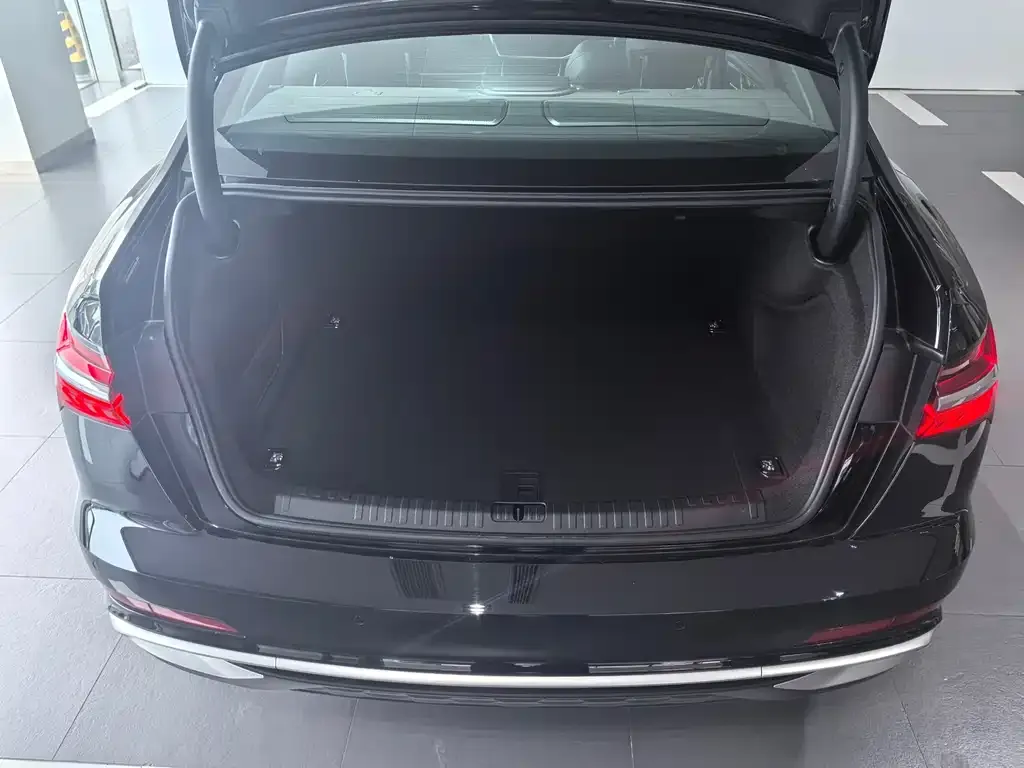 Audi A6L 2024 из CN, фото 4