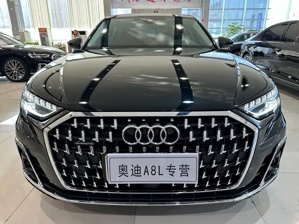Audi A8 2023 из CN, фото 2