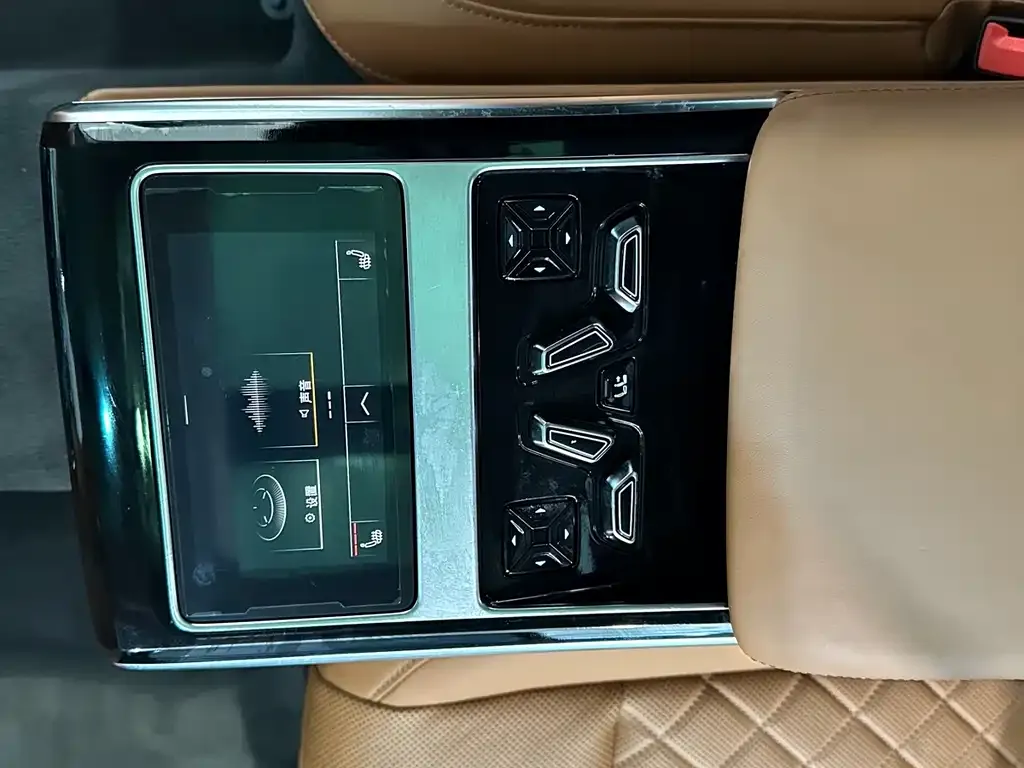 Audi A8 2023 из CN, фото 6