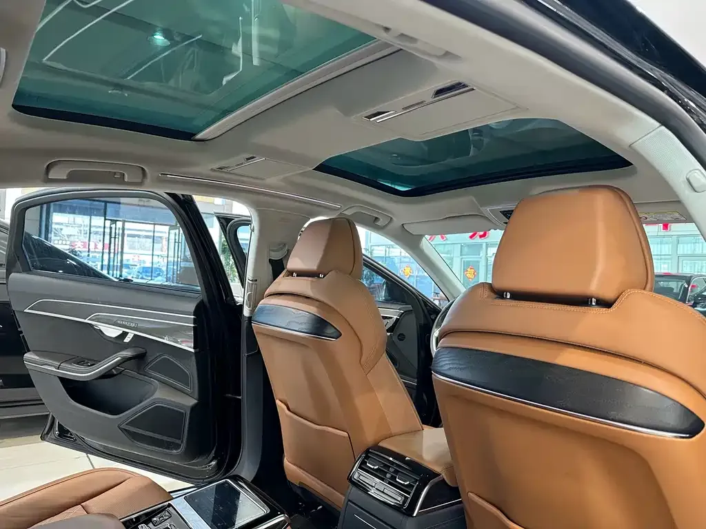 Audi A8 2023 из CN, фото 4