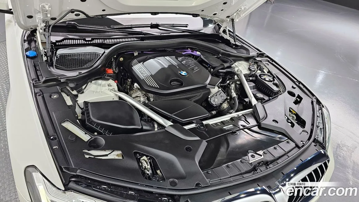 BMW 5-Series 2023 из KR, фото 9