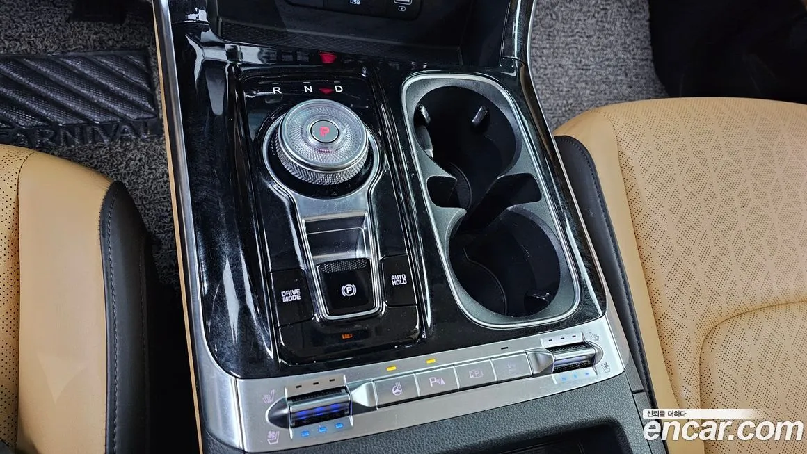 Kia Carnival — фото 10