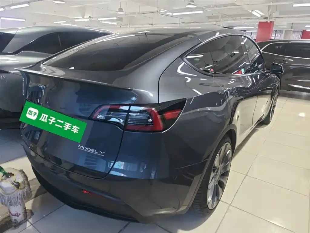 Tesla Model Y — фото 7