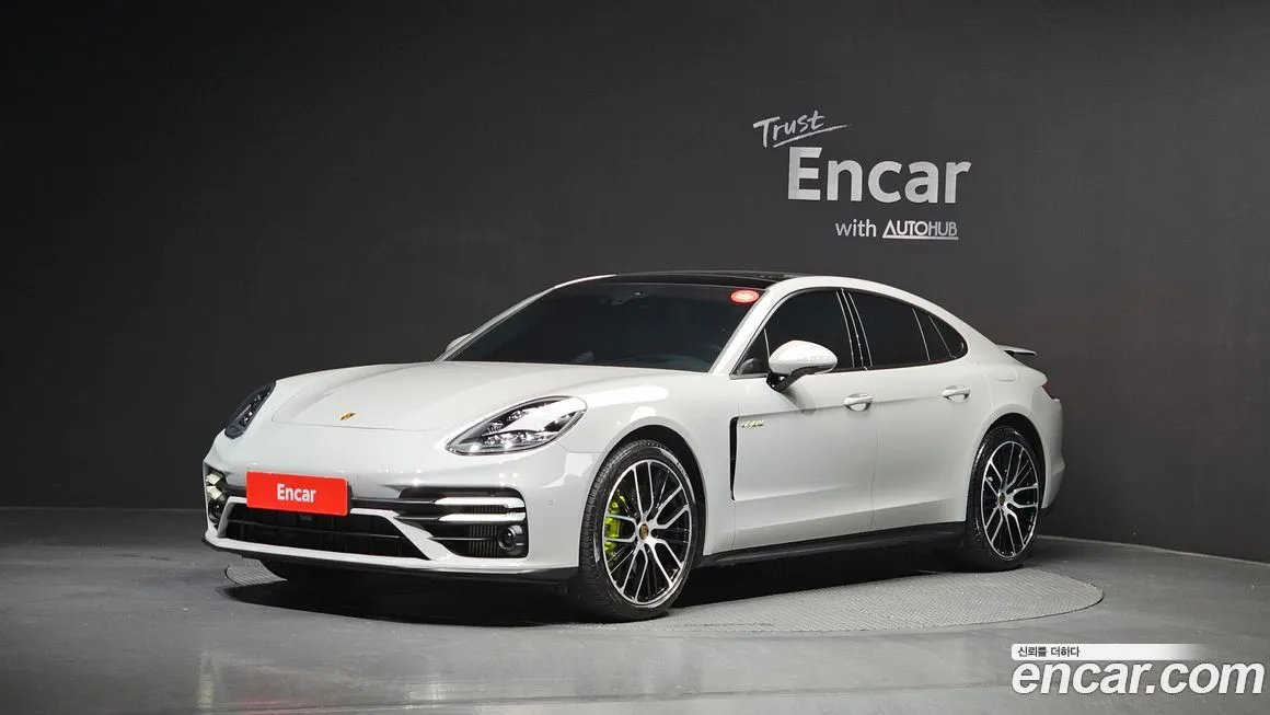 Porsche Panamera — фото 1