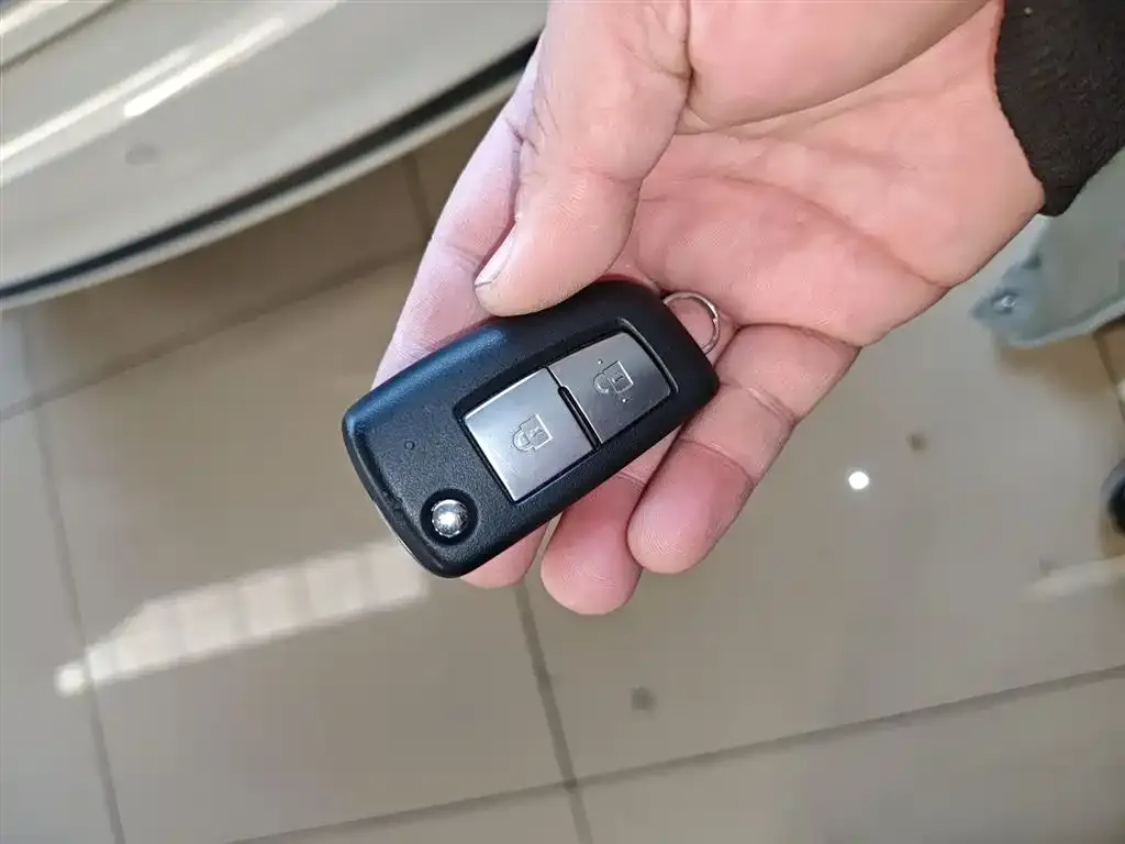 Nissan Tiida 2024 из CN, фото 2