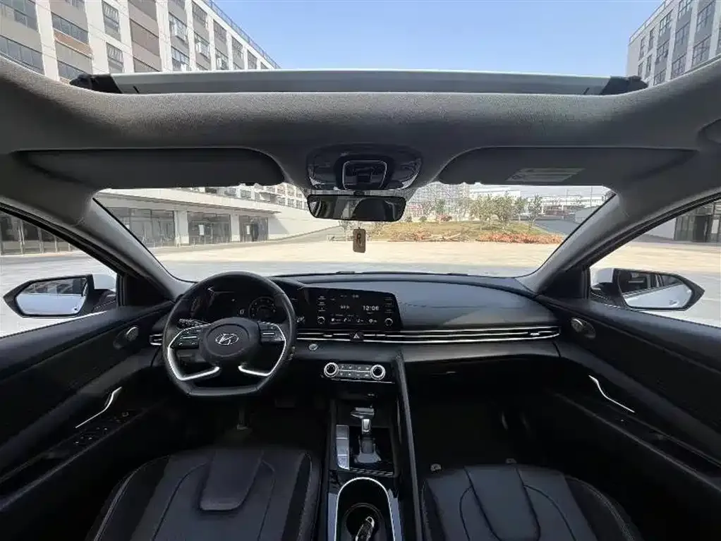 Hyundai Elantra 2023 из CN, фото 8