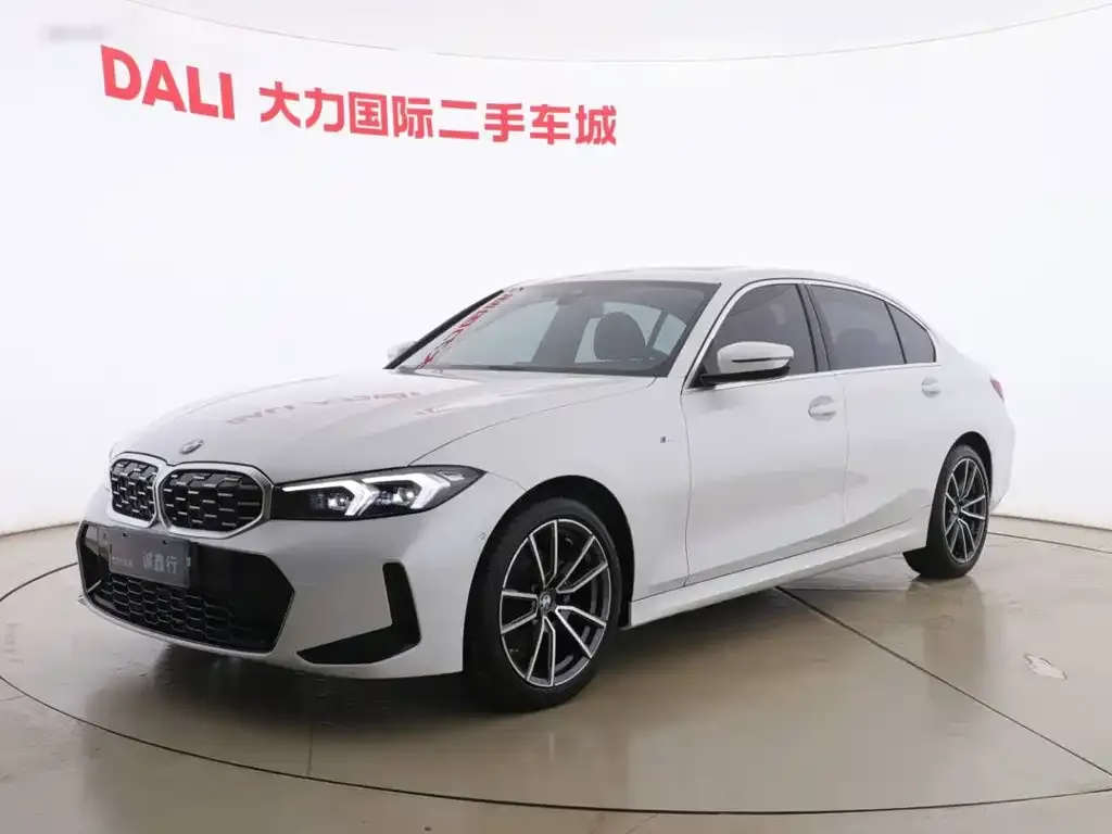 BMW 3 Series 2023 из CN, фото 1
