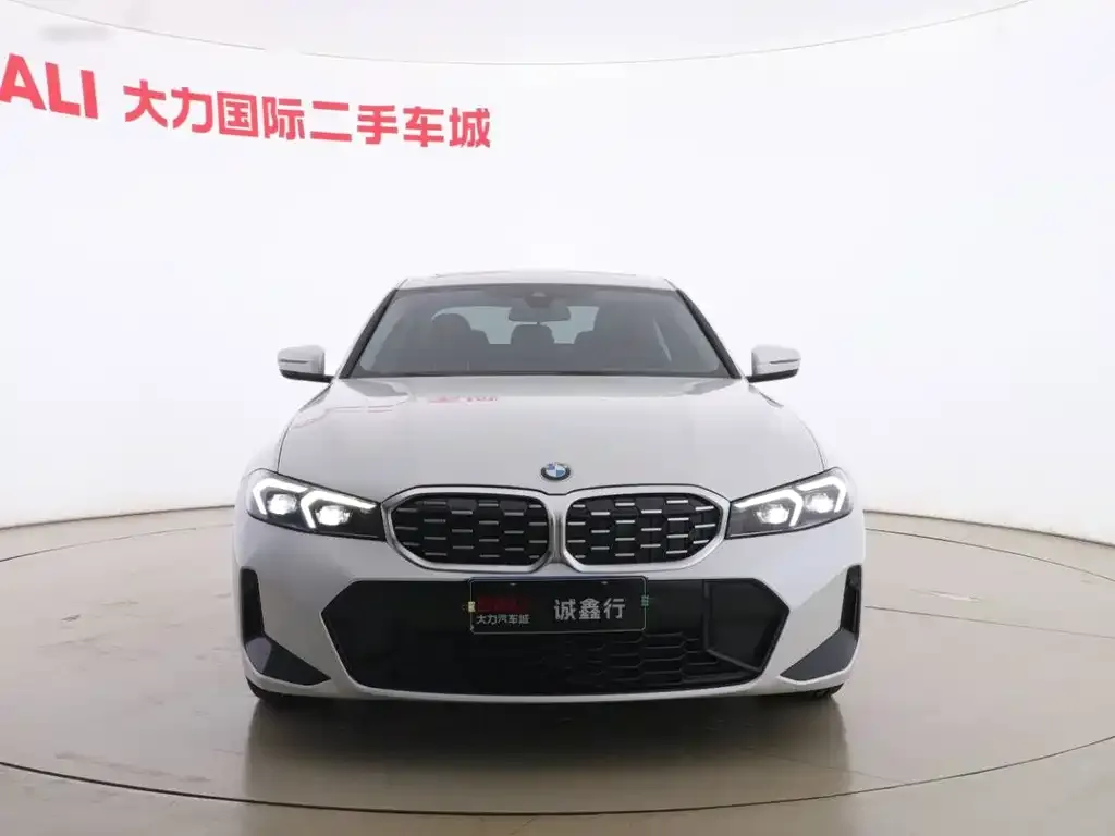 BMW 3 Series 2023 из CN, фото 10