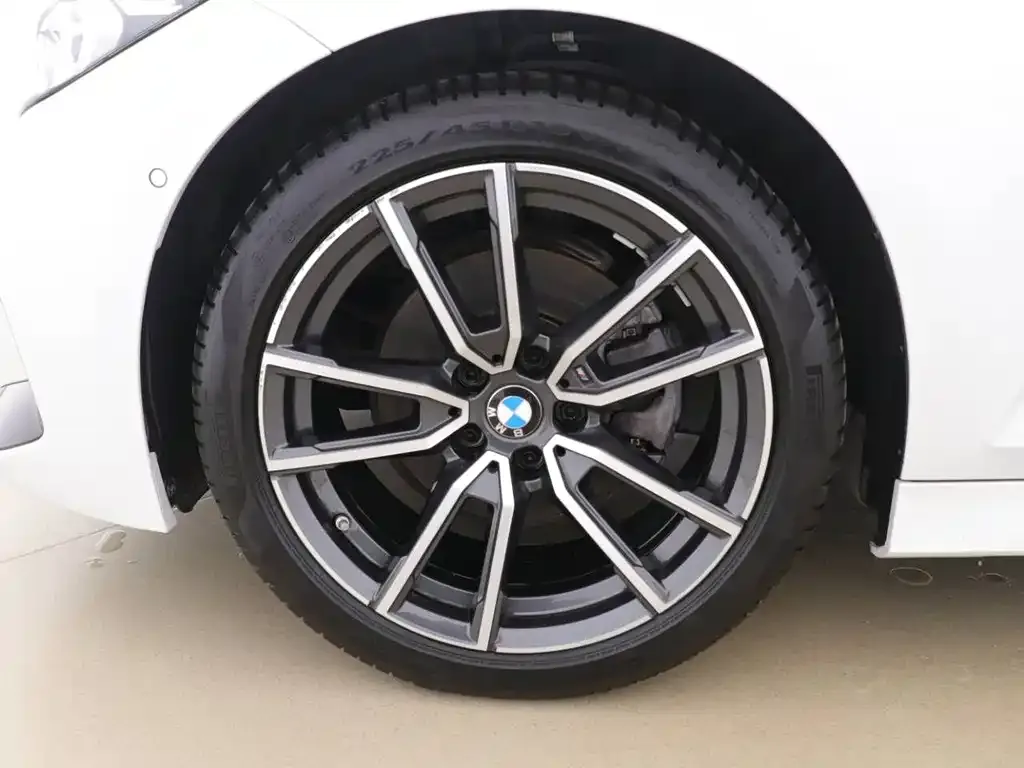 BMW 3 Series 2023 из CN, фото 8