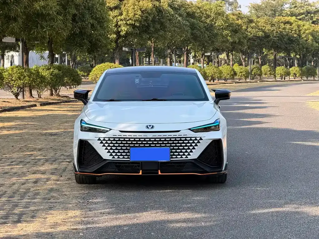 Changan UNI-V 2024 из CN, фото 2