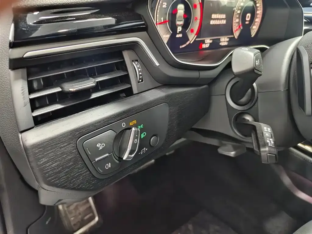 Audi A4L 2025 из CN, фото 10