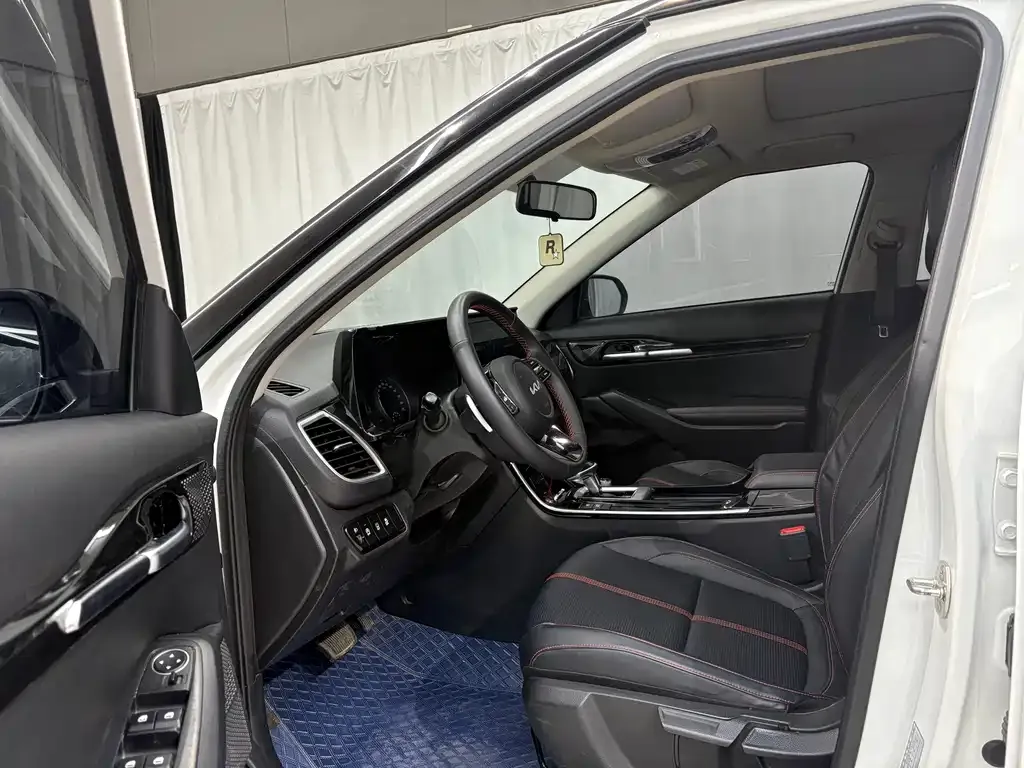 Kia KX3 2022 из CN, фото 3