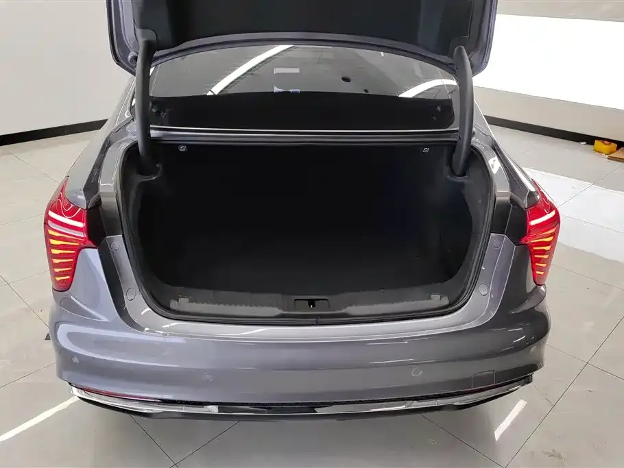Hongqi H5 — фото 4