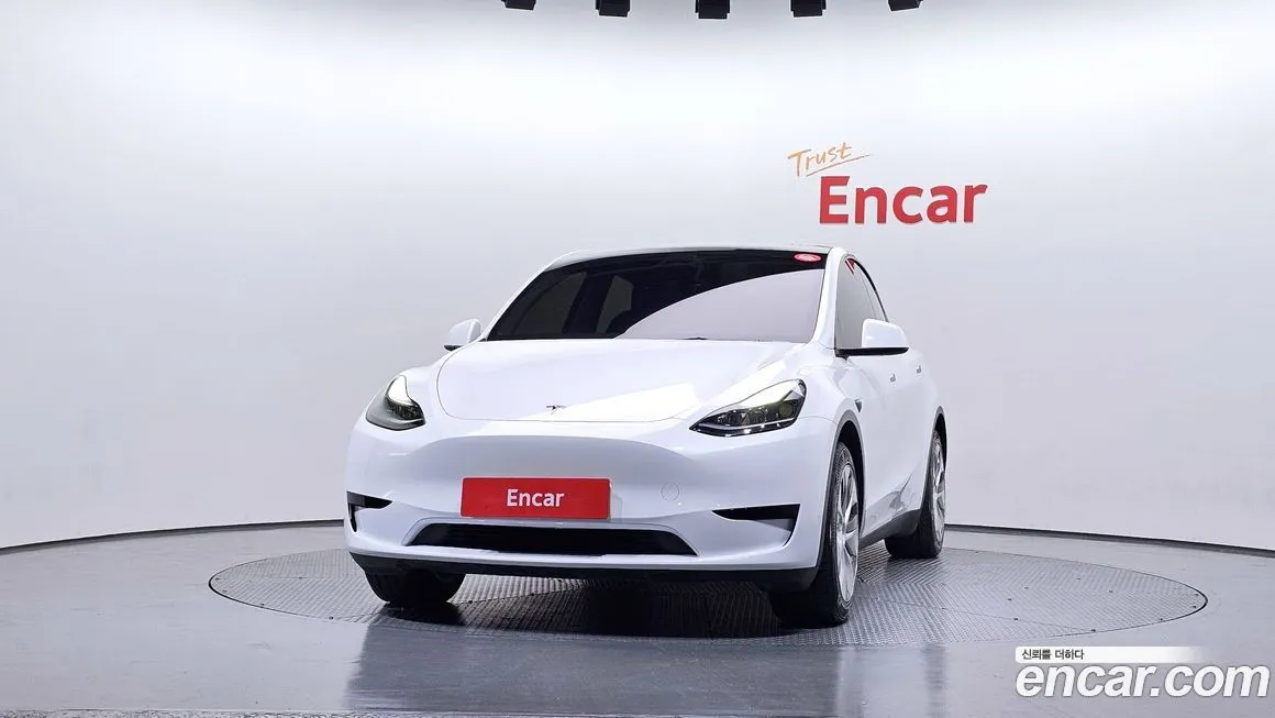 Tesla Model Y — фото 6