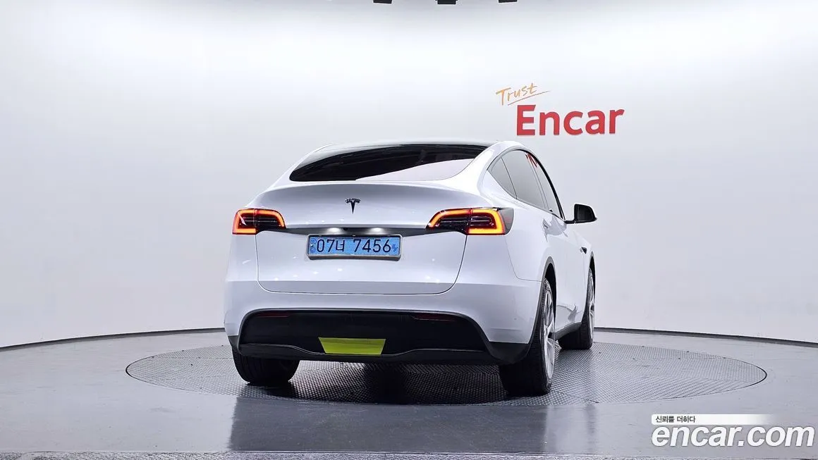 Tesla Model Y — фото 2