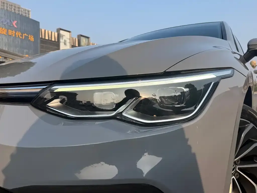 Volkswagen Golf 2022 из CN, фото 2
