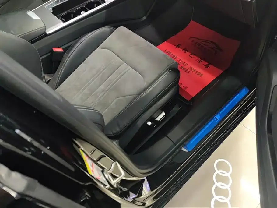 Audi A6L 2024 из CN, фото 5