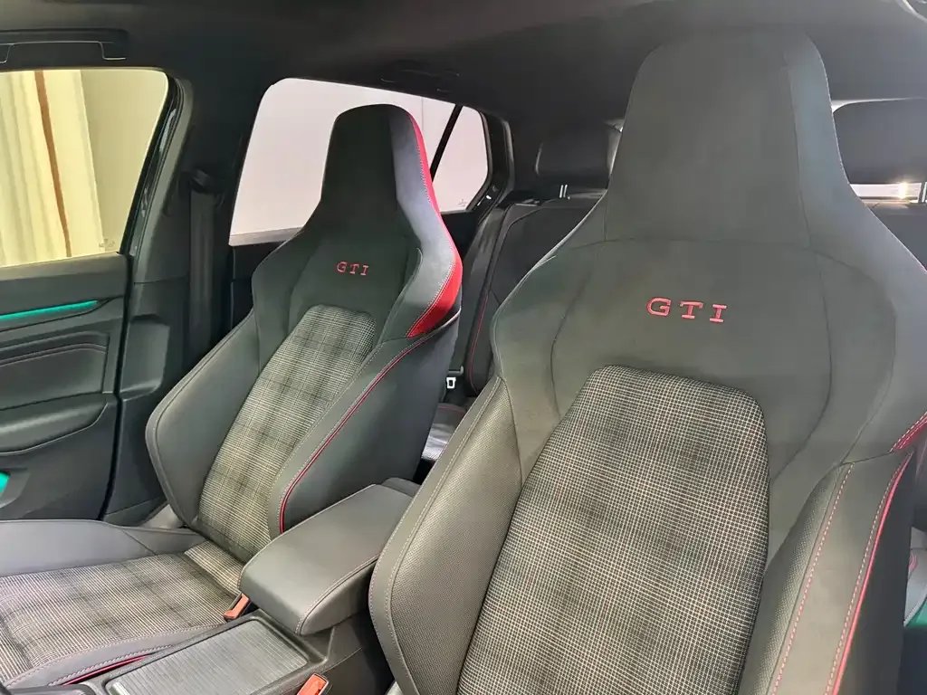 Volkswagen Golf GTI 2022 из CN, фото 10