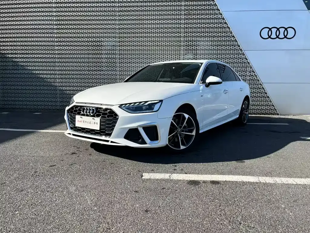 Audi A4L 2022 из CN, фото 1