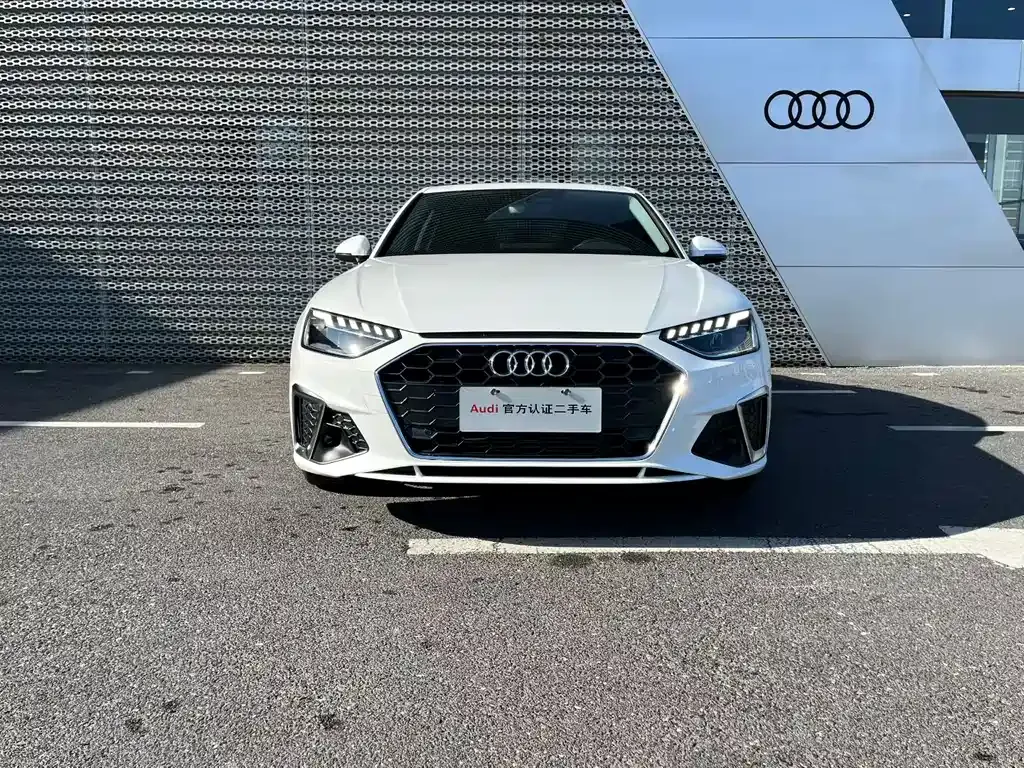 Audi A4L 2022 из CN, фото 2