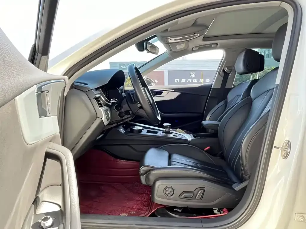 Audi A4L 2022 из CN, фото 7
