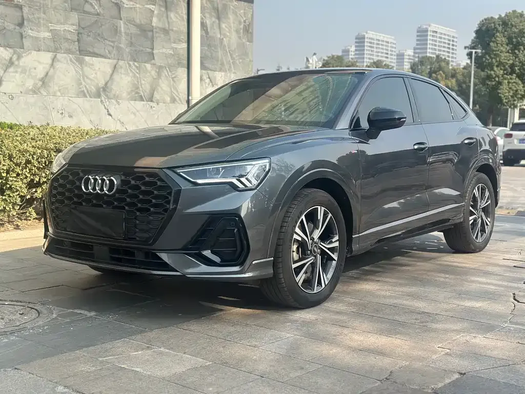 Audi Q3 Sportback 2023 из CN, фото 1