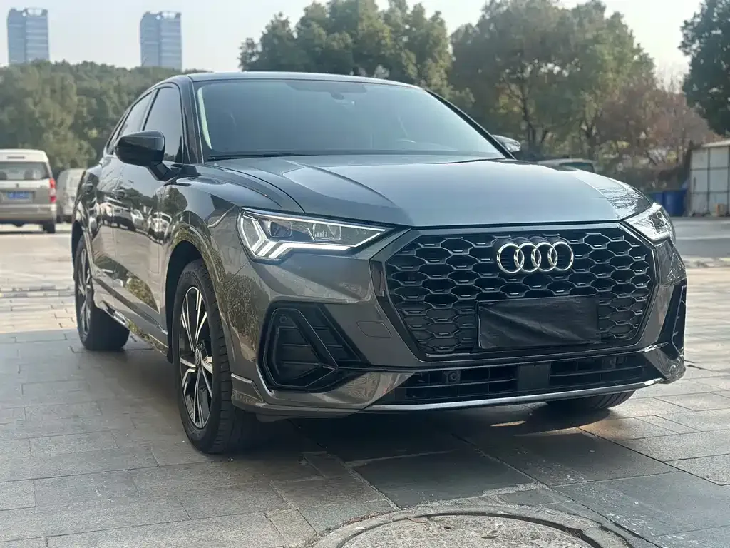 Audi Q3 Sportback 2023 из CN, фото 4