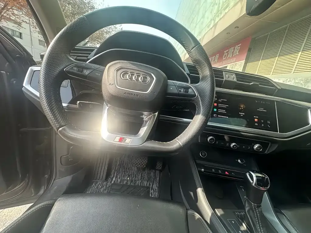 Audi Q3 Sportback 2023 из CN, фото 10