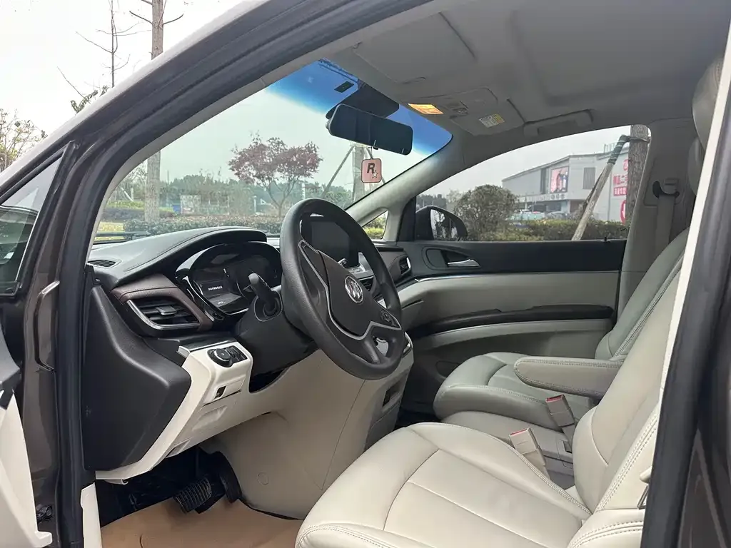 Buick GL8 2021 из CN, фото 6