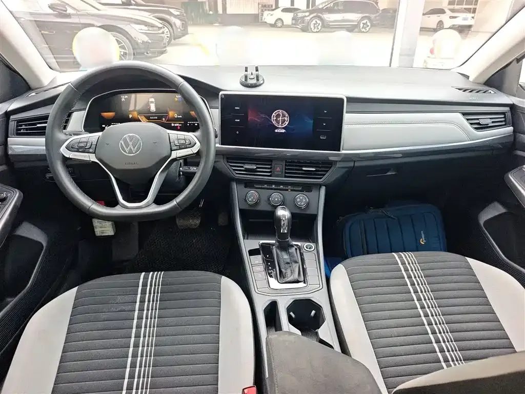 Volkswagen Bora 2024 из CN, фото 3