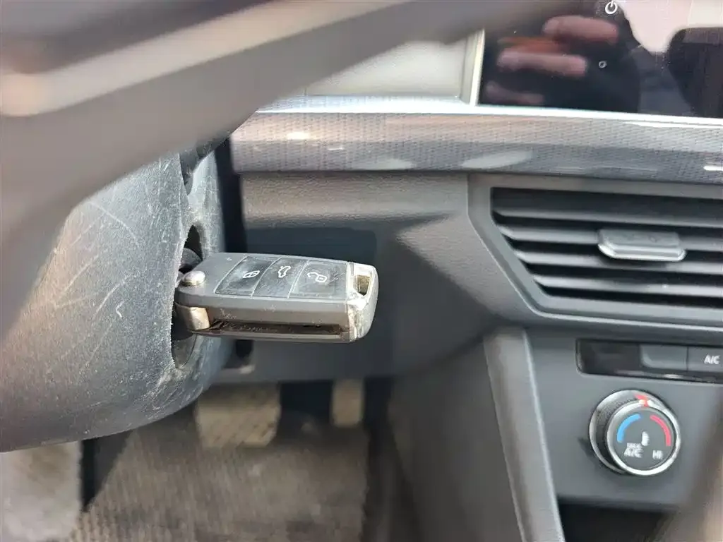 Volkswagen Bora 2024 из CN, фото 5