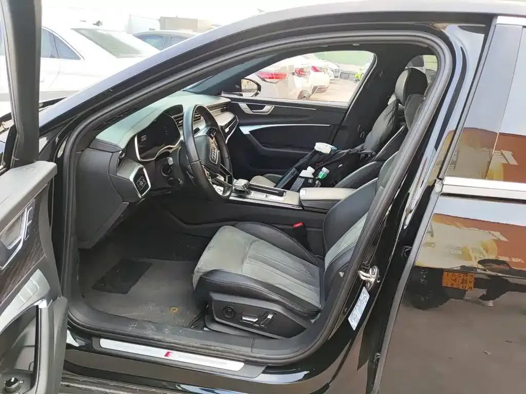 Audi A6L 2025 из CN, фото 5
