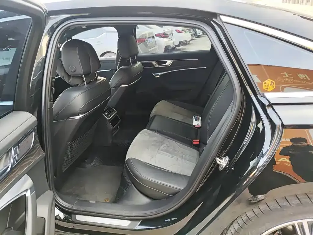 Audi A6L 2025 из CN, фото 4