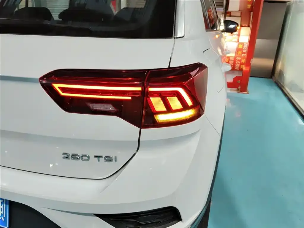 Volkswagen T-Roc 2023 из CN, фото 4