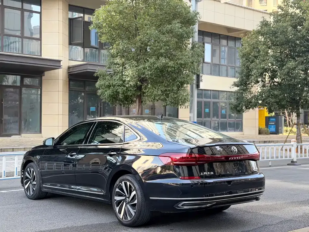 Volkswagen Passat — фото 4
