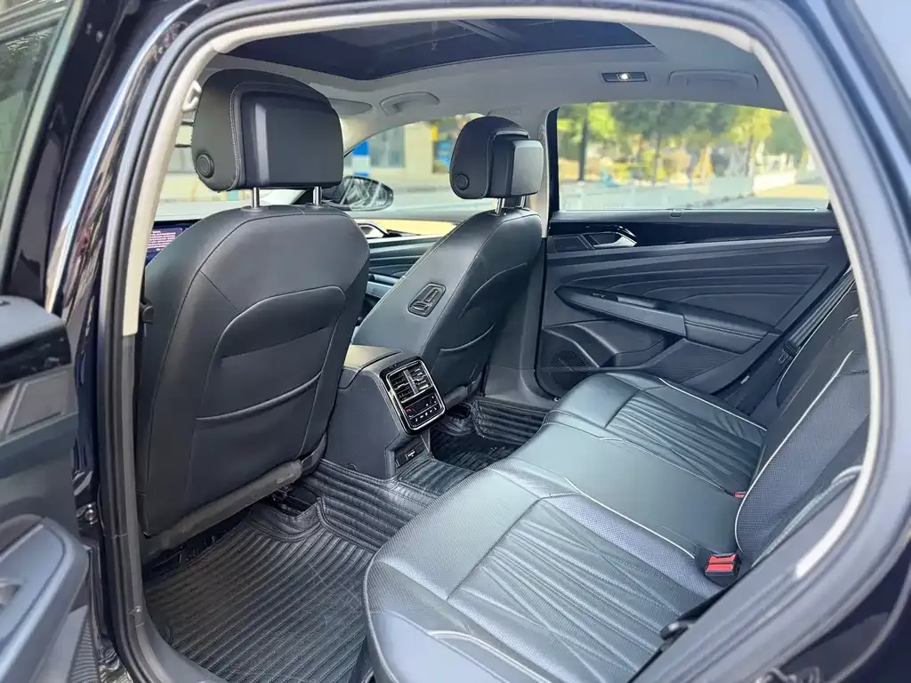 Volkswagen Passat — фото 7