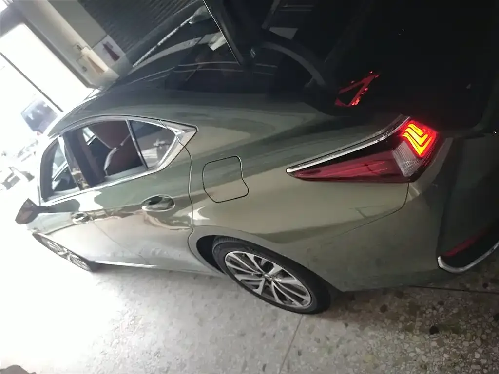 Lexus ES 2023 из CN, фото 2