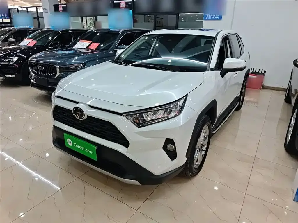 Toyota RAV4 — фото 7