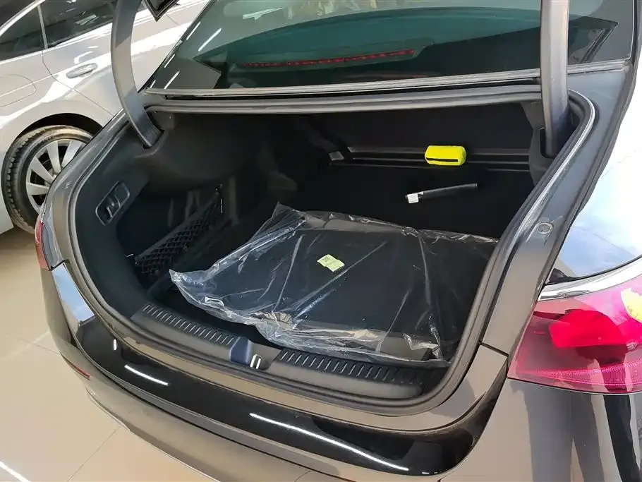 Mercedes-Benz E-Class 2025 из CN, фото 3