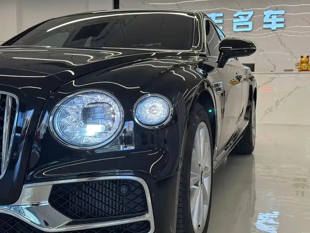 Bentley Flying Spur 2022 из CN, фото 10