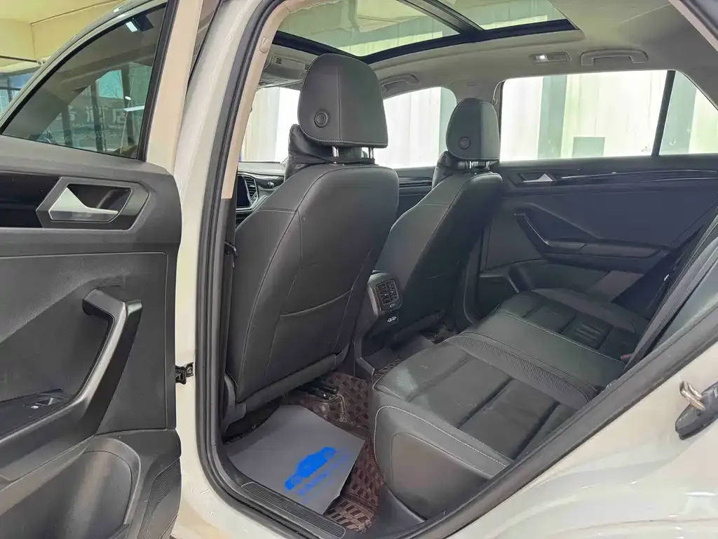 Volkswagen T-Roc 2022 из CN, фото 2