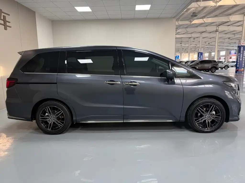 Honda Odyssey — фото 2