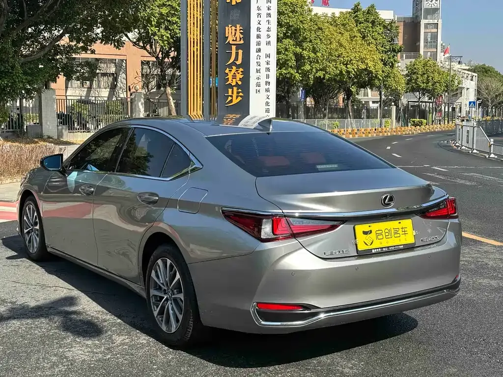 Lexus ES 2023 из CN, фото 10