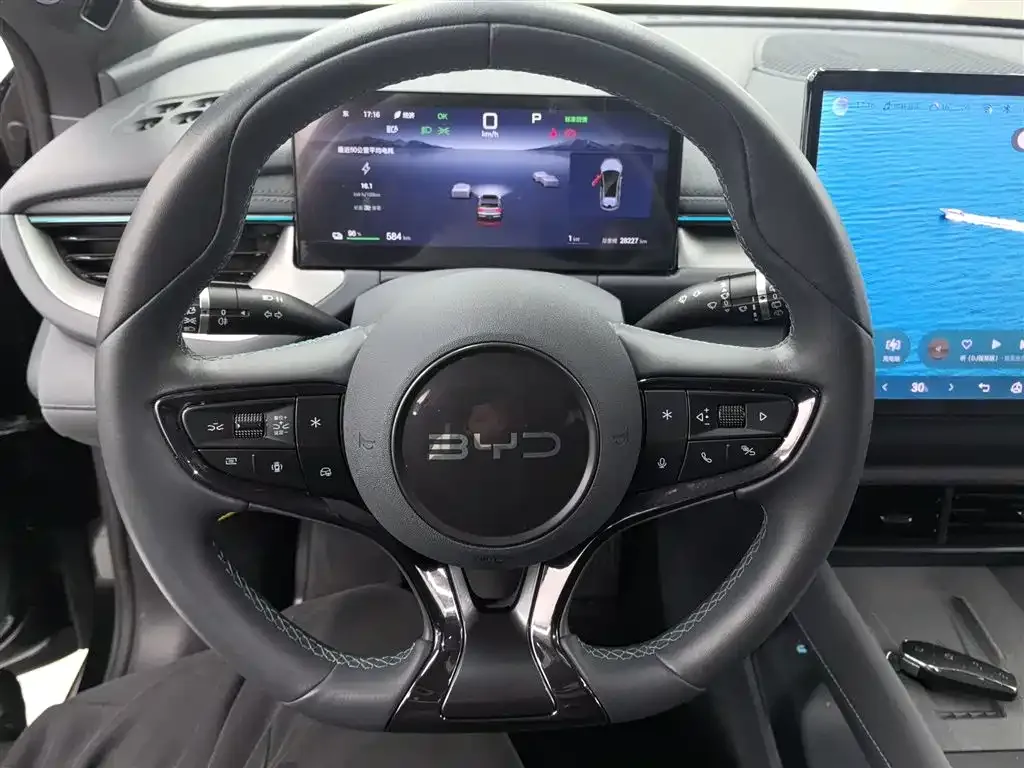 BYD Seal 06GT — фото 10