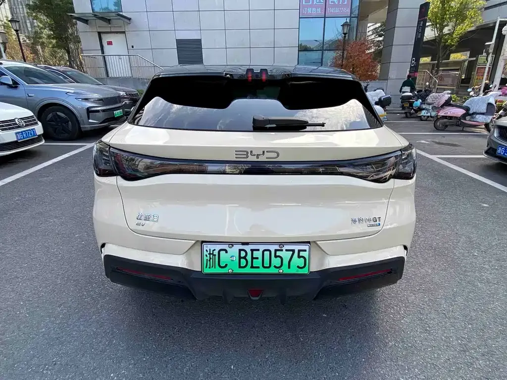 BYD Seal 06GT — фото 9