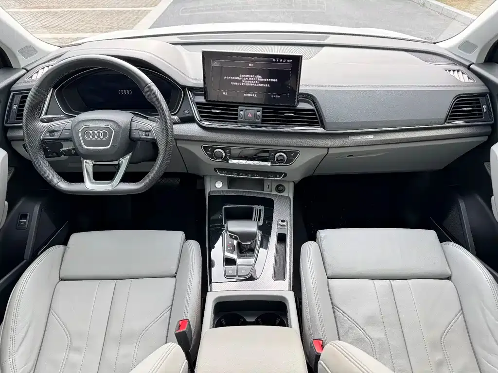 Audi Q5L — фото 6