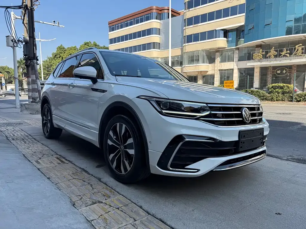 Volkswagen Tiguan L 2021 из CN, фото 10