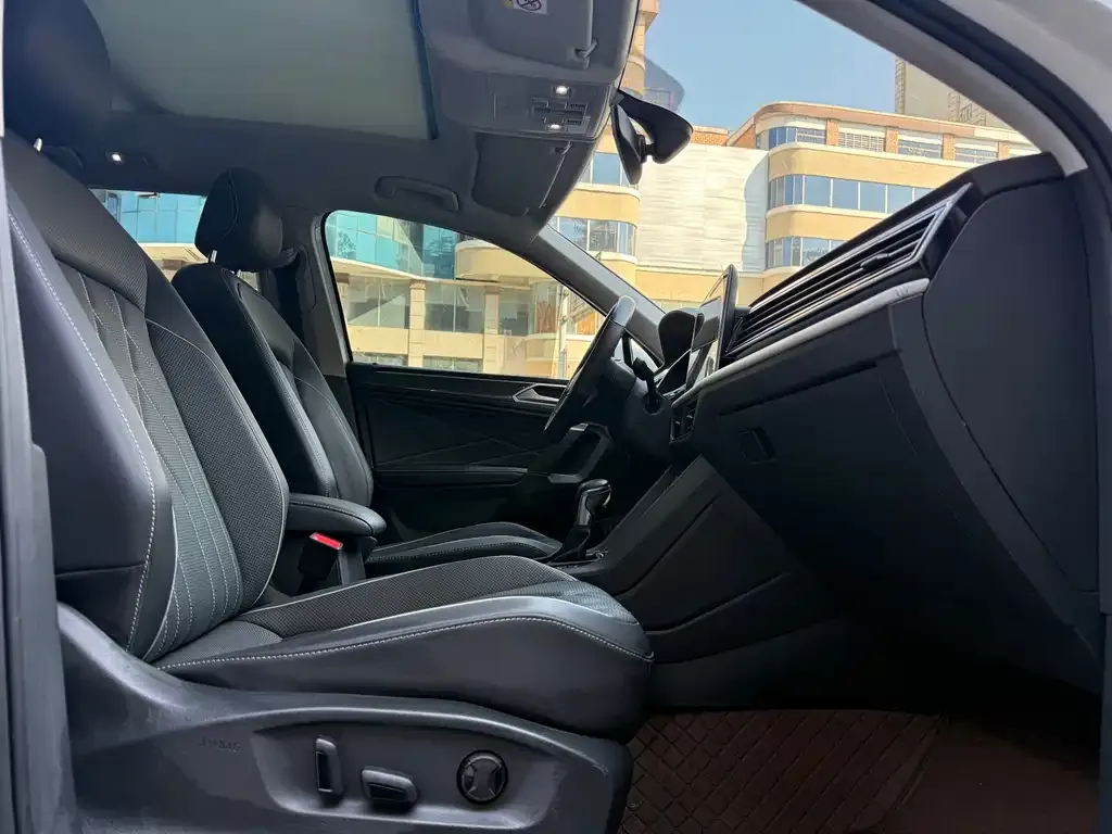 Volkswagen Tiguan L 2021 из CN, фото 2