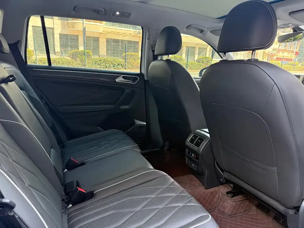 Volkswagen Tiguan L 2021 из CN, фото 4