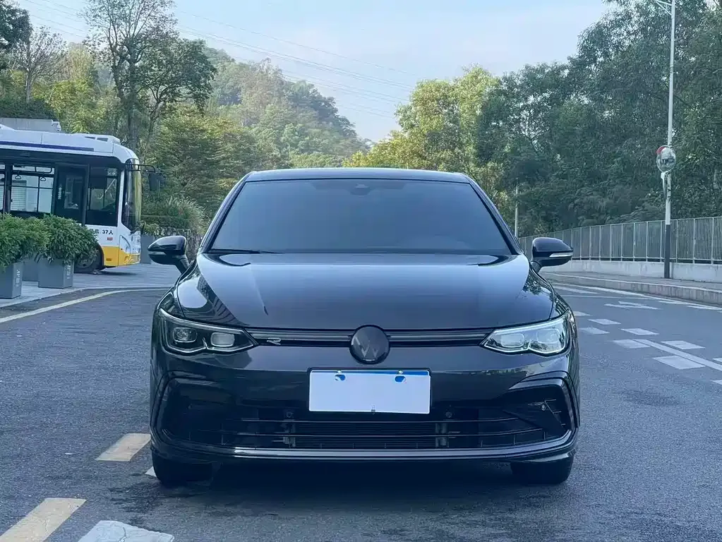 Volkswagen Golf 2021 из CN, фото 2